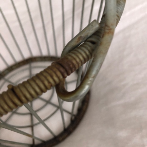 Vintage small egg basket - Picture 8 of 10